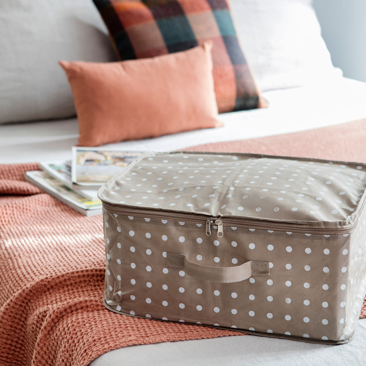 Rivoli zippered storage cover