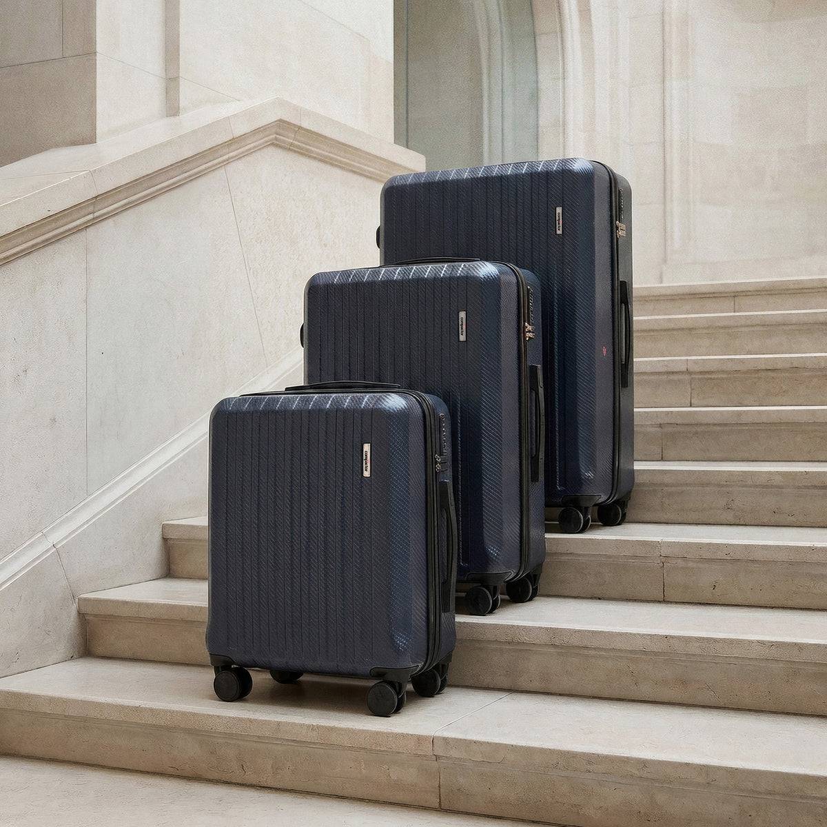 Set of 3 space-saving cabin suitcases - L-XL