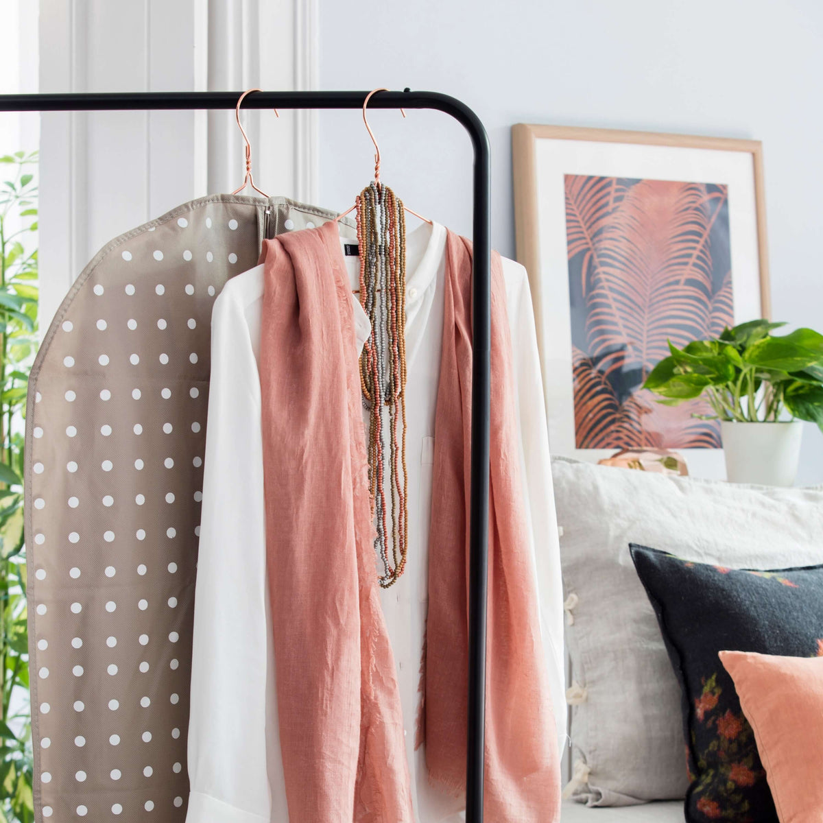 Rivoli M taupe hanging clothing cover
